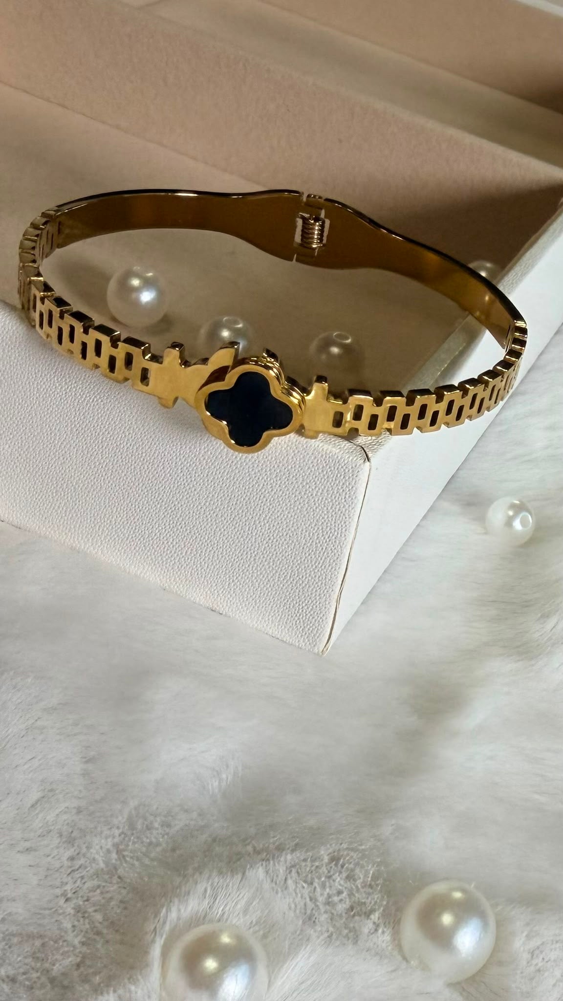 Luxury Black Clover Gold Bracelet