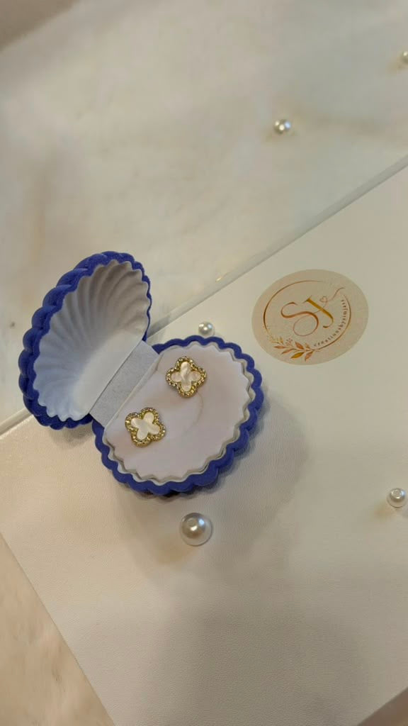 🤍 White Clover Gold Stud Earrings