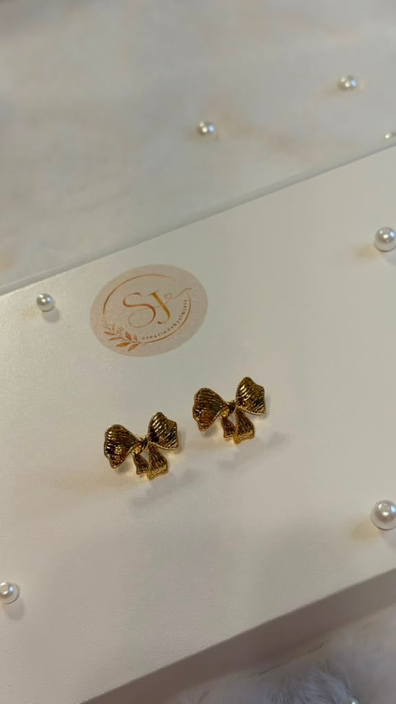 🎀 Gold Bow Stud Earrings