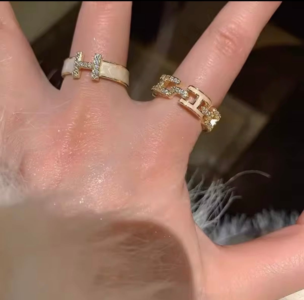 ✨ Luxury Crystal H Ring