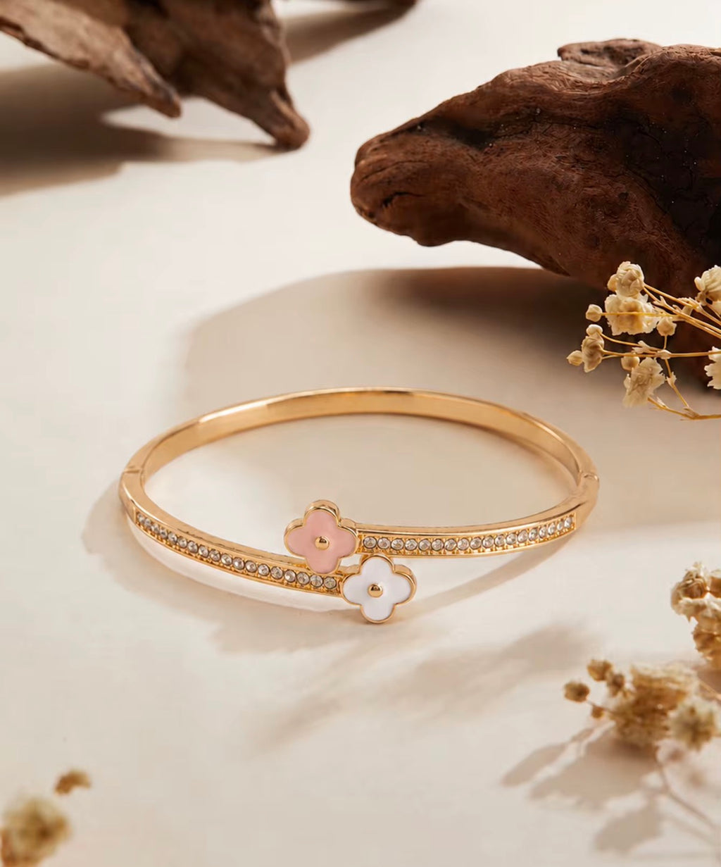 🌸 Luxury Pink & White Clover Crystal Bracelet