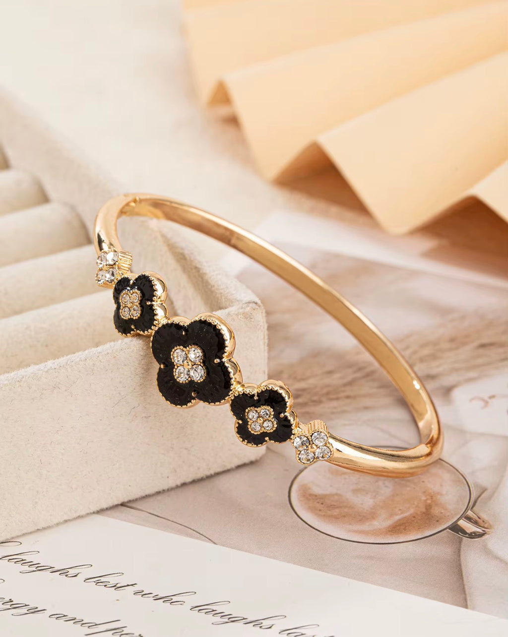 ✨ Luxury Black Clover Crystal Bracelet