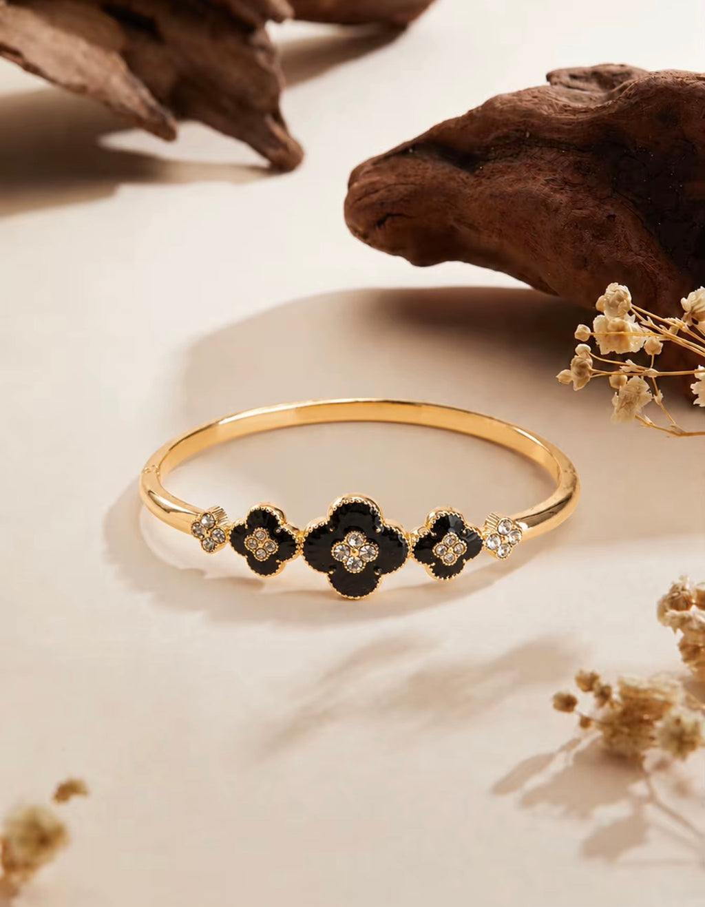 ✨ Luxury Black Clover Crystal Bracelet
