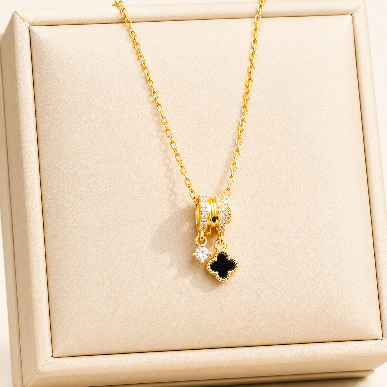 Luxury Gold Clover Pendant Necklace